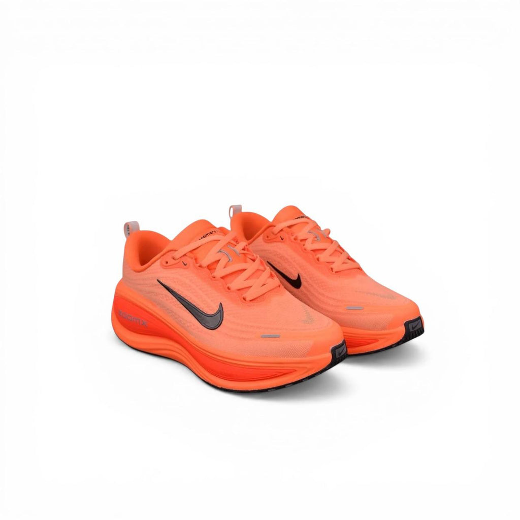 Маратонки Vomero Plus Orange Pulse
