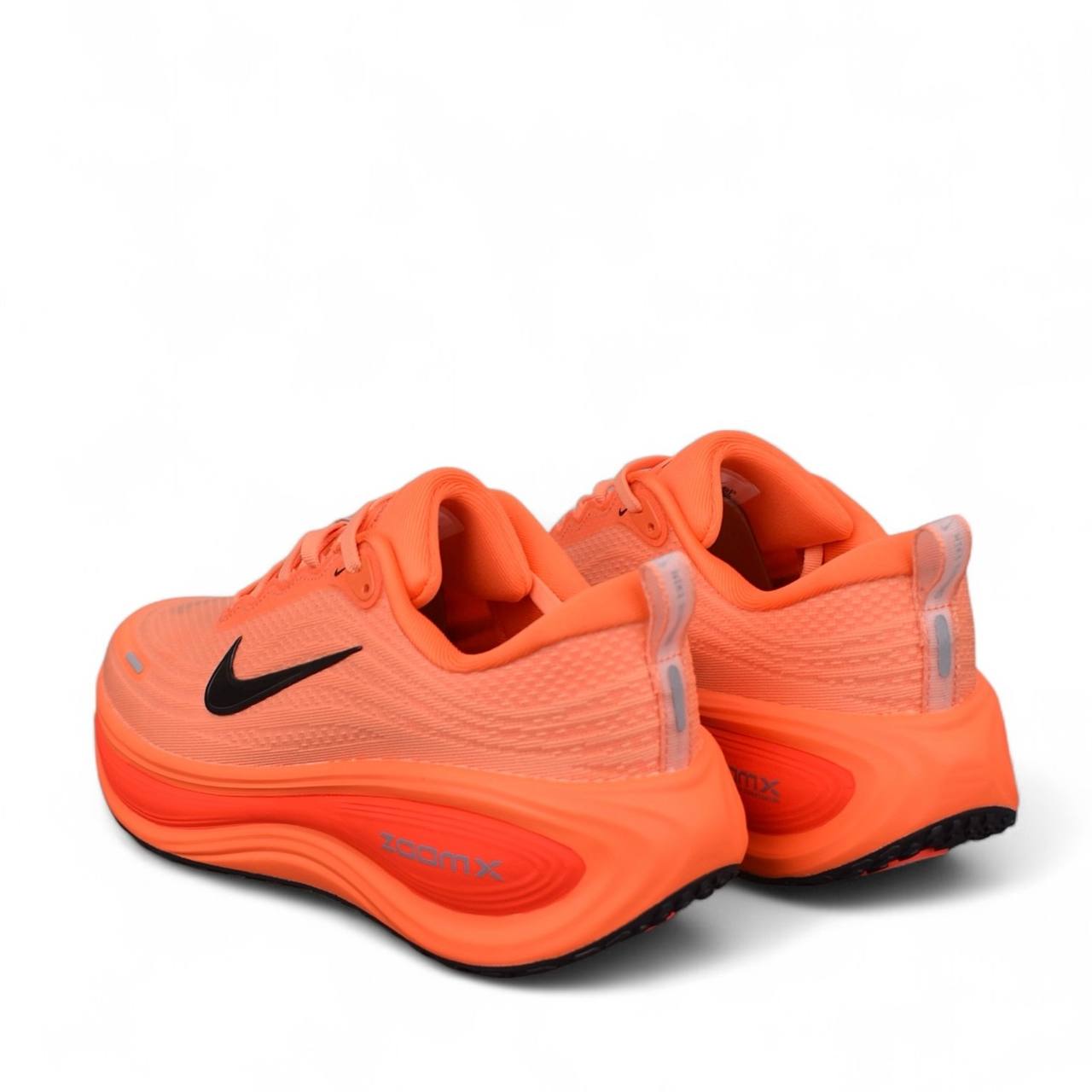 Маратонки Vomero Plus Orange Pulse